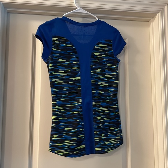 Nike Running Dri-Fit athletic top - Picture 2 of 2